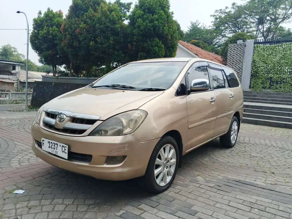 Toyota Kijang Innova V Matic 2004