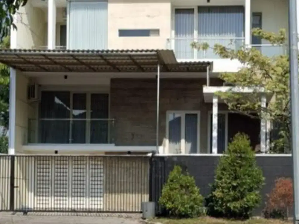 Murah Rumah East Emerald Mansion 2,5Lantai Split Level Depan Taman
