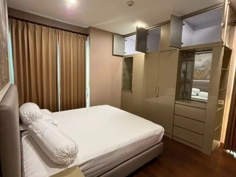 Apartemen Graha Golf  Tower Arion Akses pembantu terpisah Ada ruang baca, walk-in closet Full Furnish Mewah