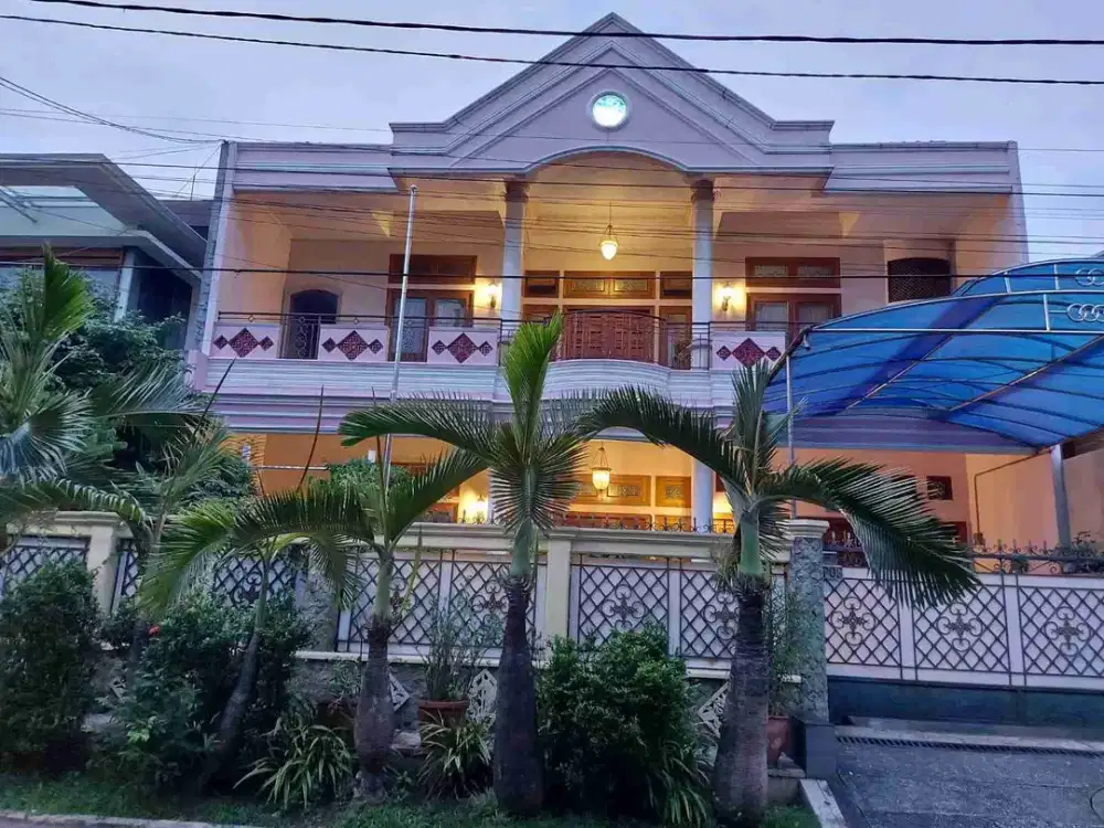 Rumah 2,5 Lantai Siap Huni Semi Furnish Harga Nego SHM