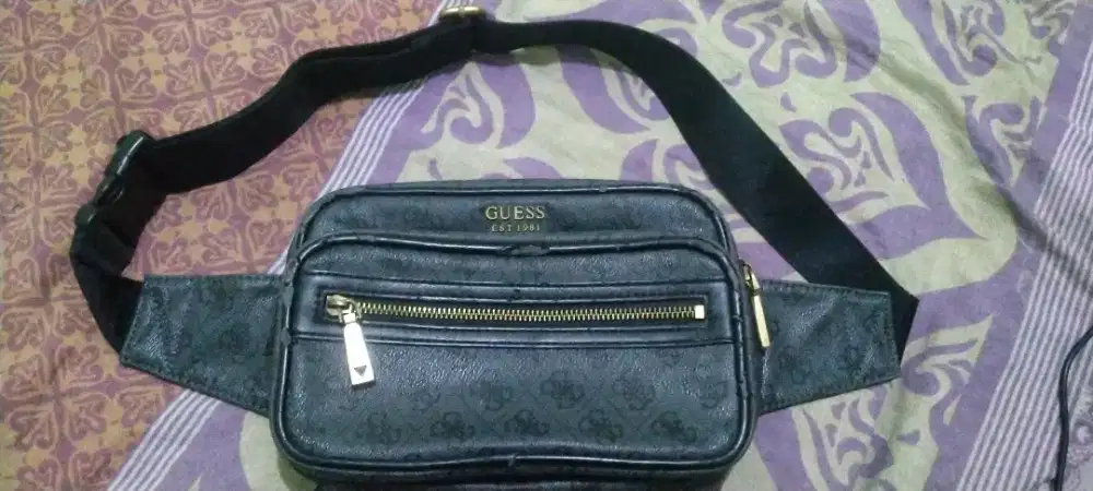 Tas Guess bekas