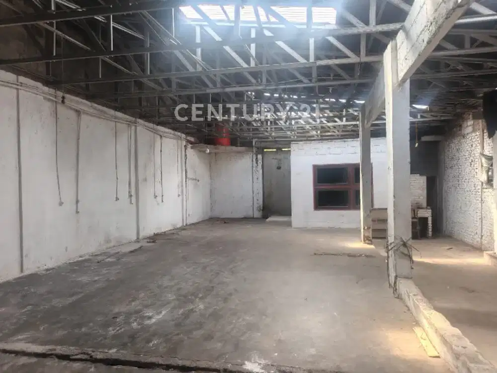Gudang  Dan  Kantor Lokasi  Strategis Sayap BKR Bandung
