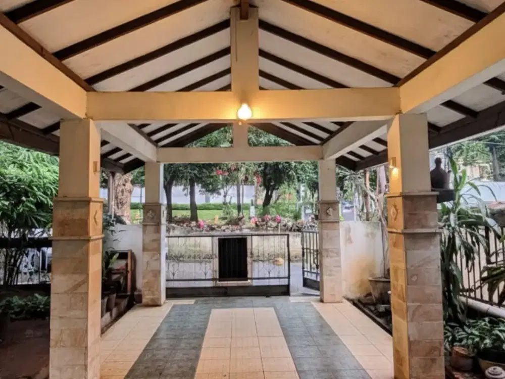 Turun Harga Rp6 Miliar! Rumah Premium di Jl. Widyachandra, SCBD Jakarta Selatan – Dekat MRT Senayan & Kawasan SCBD, Kesempatan Langka Sebelum Terjual!