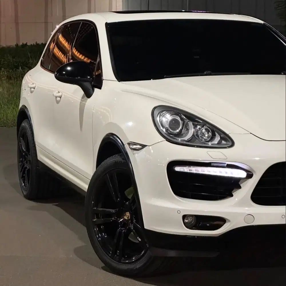 Dijual PORSCHE CAYENNE 2011 3xx.xxx.xxx