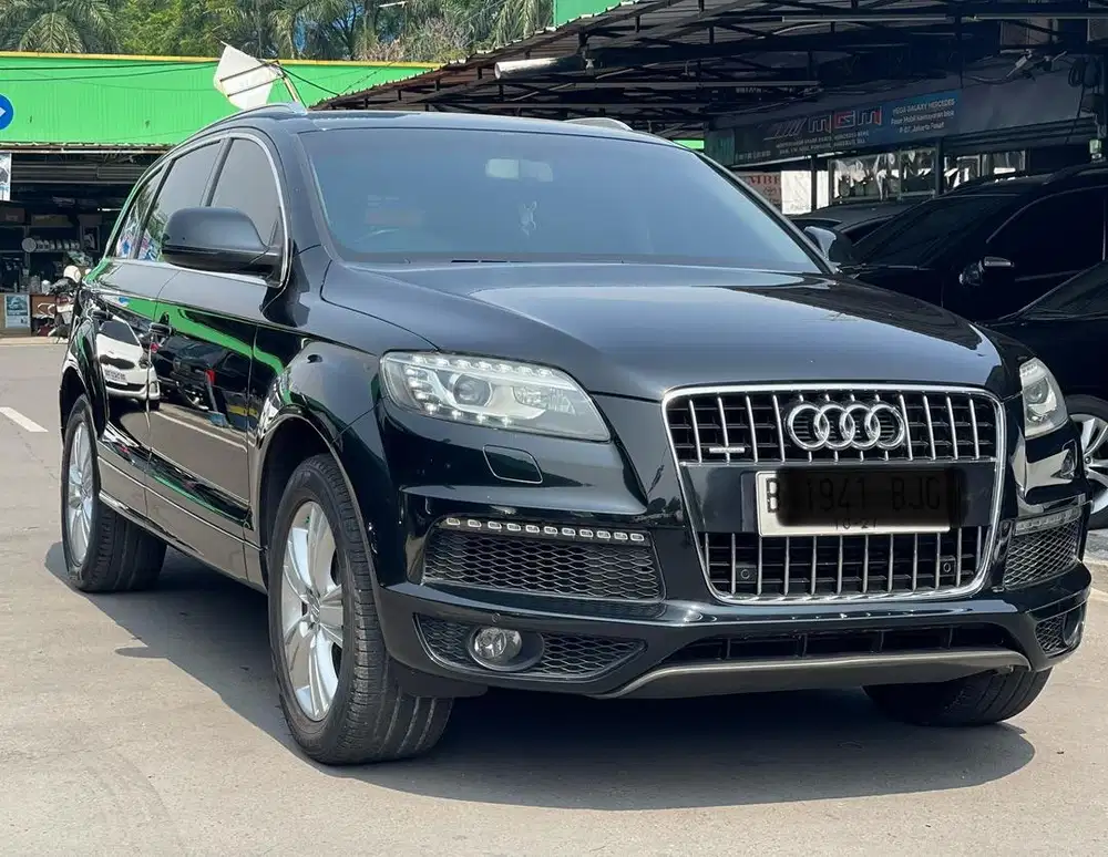 AUDI Q7 HITAM 2012 DIJUAL CEPAT TERMURAH
