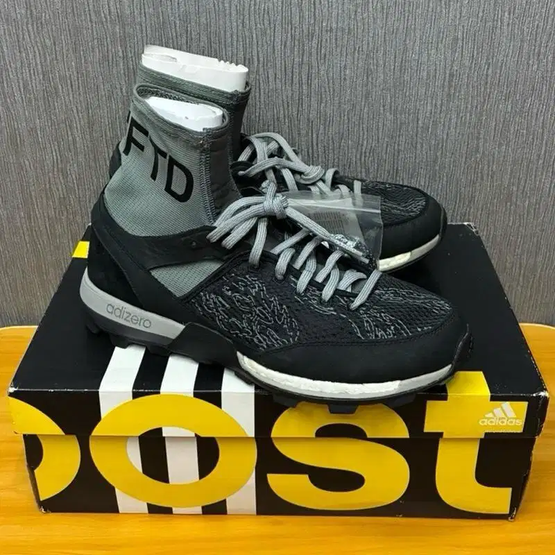 Adidas x Undefeated Adizero XT Boost - Size 42