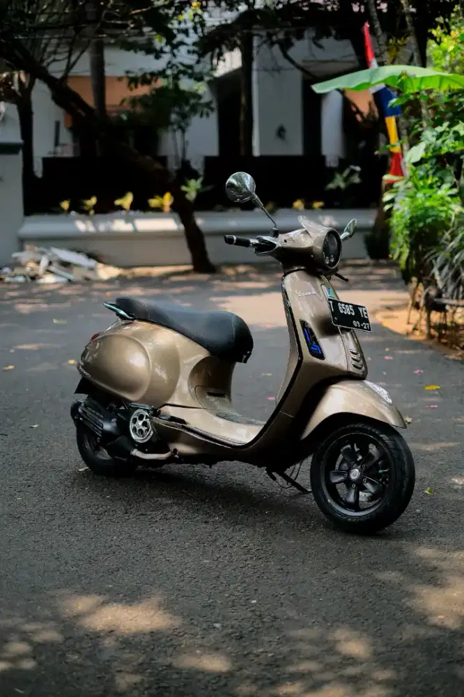 JUAL PIAGGIO VESPA PRIMAVERA 150 3VIE 2015 MODIF TERMURAH BERGARANSI