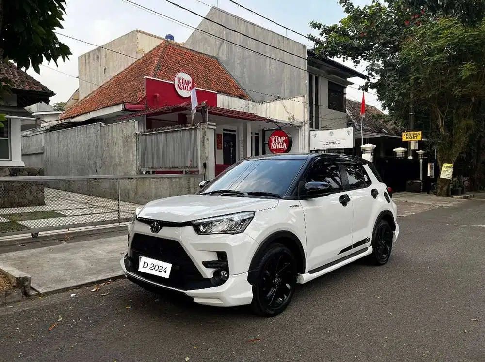 Toyota Raize 2024 GR Turbo Two Tone Putih plat D Bandung Bensin