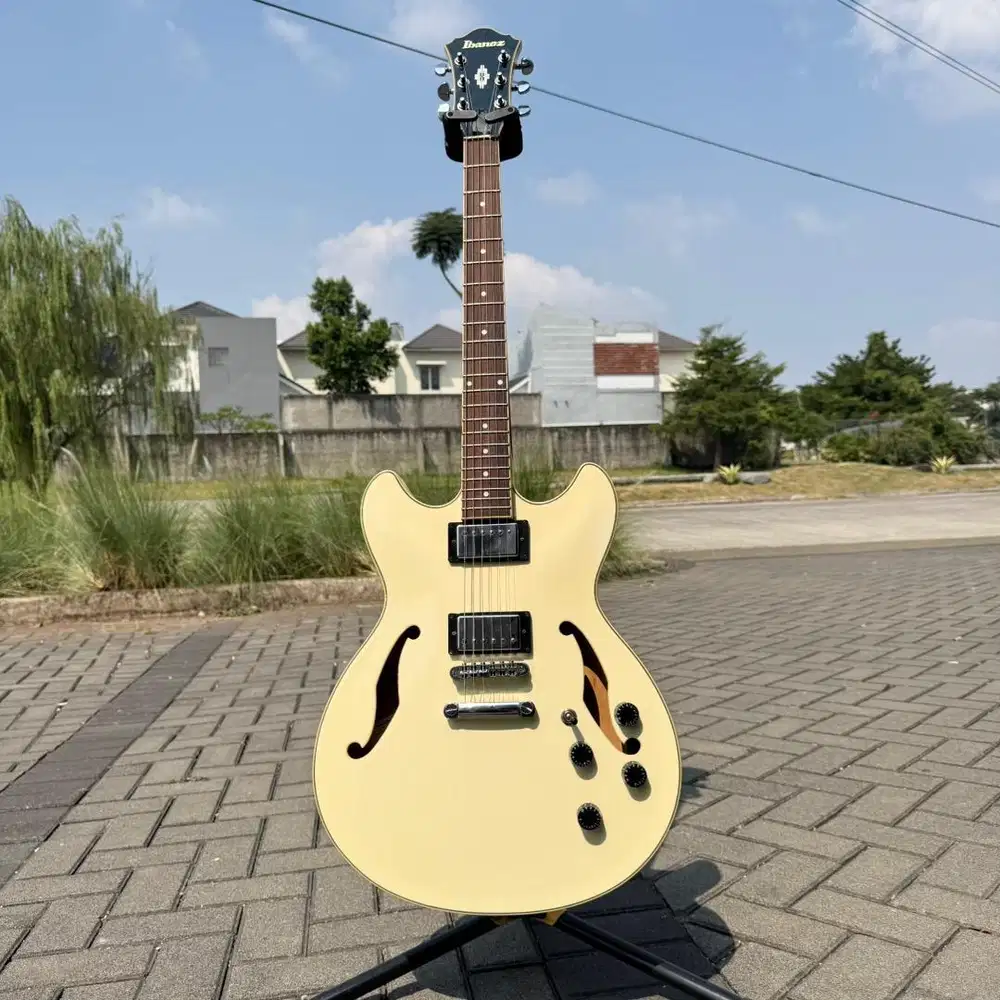 Ibanez Artcore AS73-IV Semi-Hollow Body