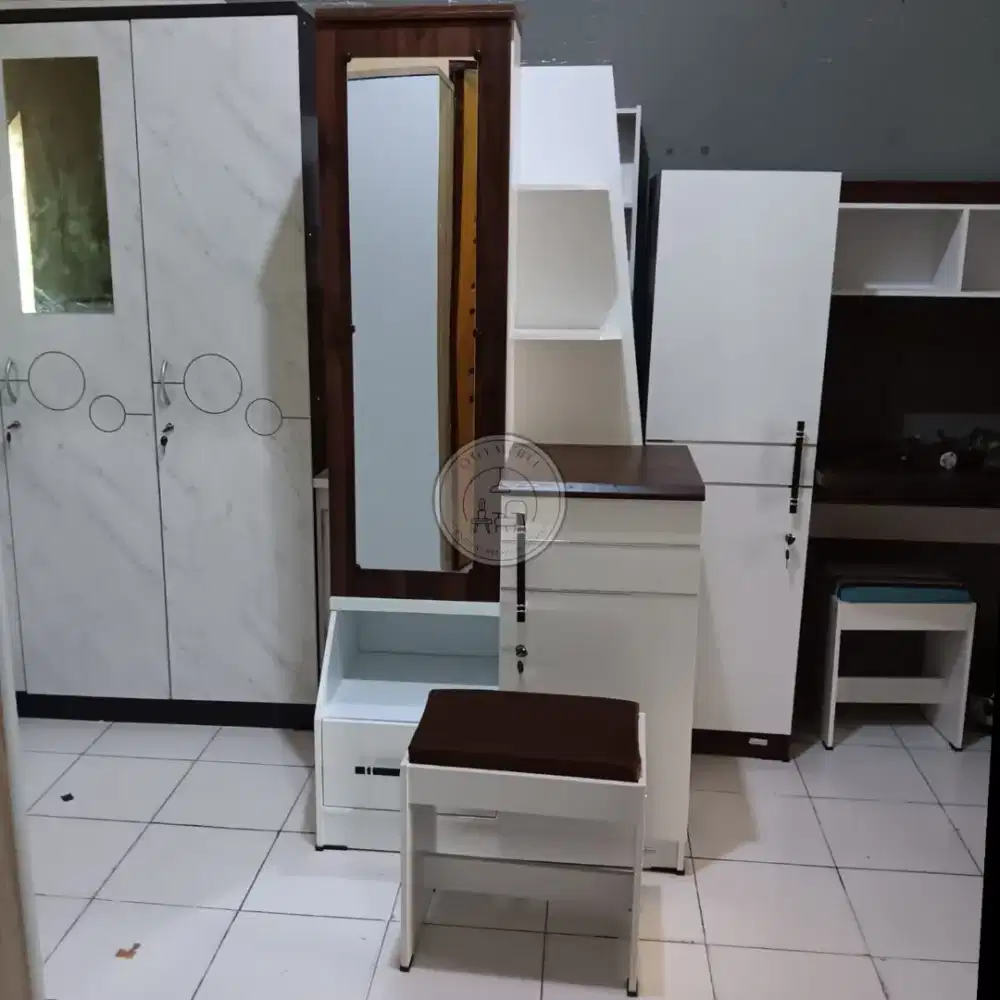 READY MEJA RIAS BANYAK RAK TERMURAH