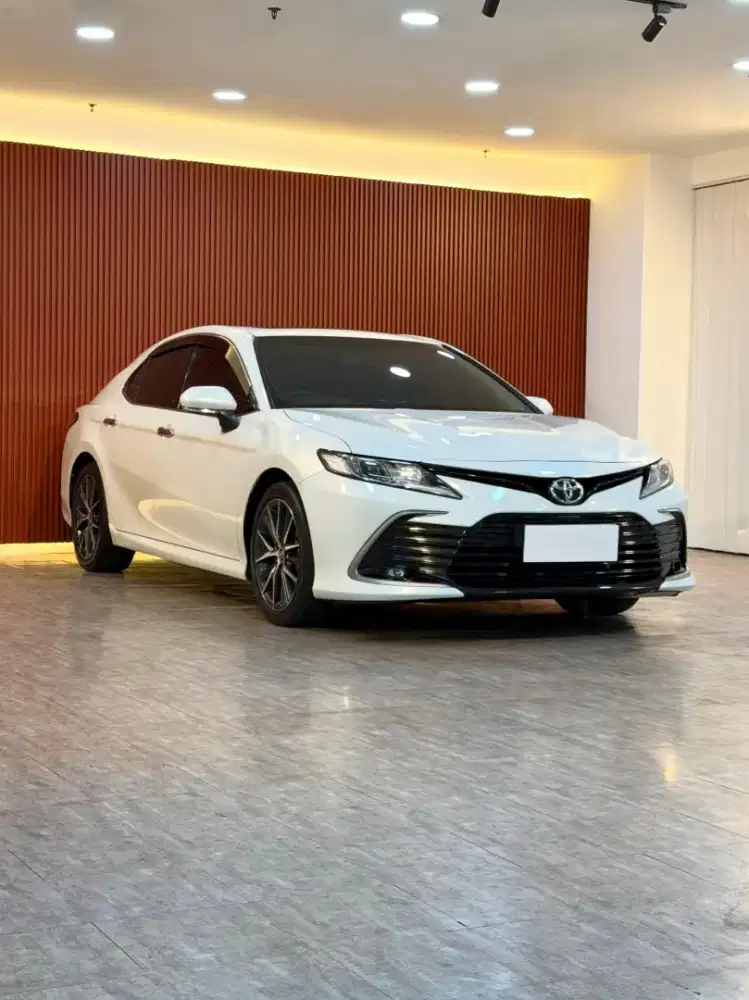 Toyota Camry V 2.5 AT Tahun 2022