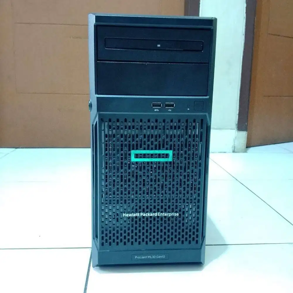 Server HPE ProLiant ML30 Gen10 Intel Xeon E-2124 Ram 8 GB HDD 1 TB