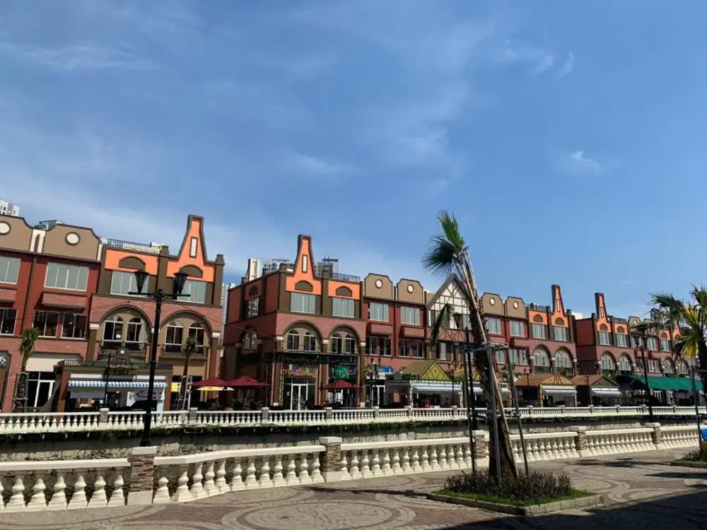 DIJUAL RUKO LA RIVIERA PIK 2 – HADAP DANAU & TAMAN