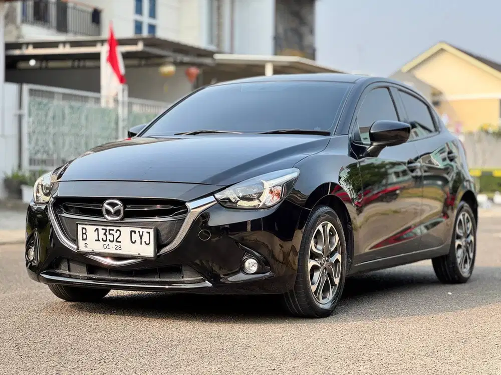 Mazda 2 R AT SKYACTIVE 2014 Hitam (Aha Gallery)