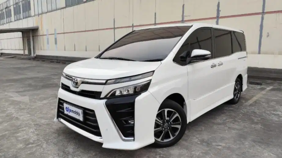 DP RENDAH Toyota Voxy 2.0 Bensin-AT 2018 KKJ