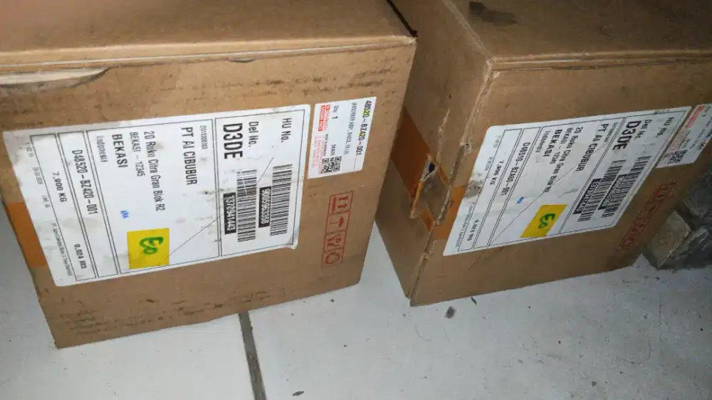 Shockbreaker depan daihatsu xenia 2016