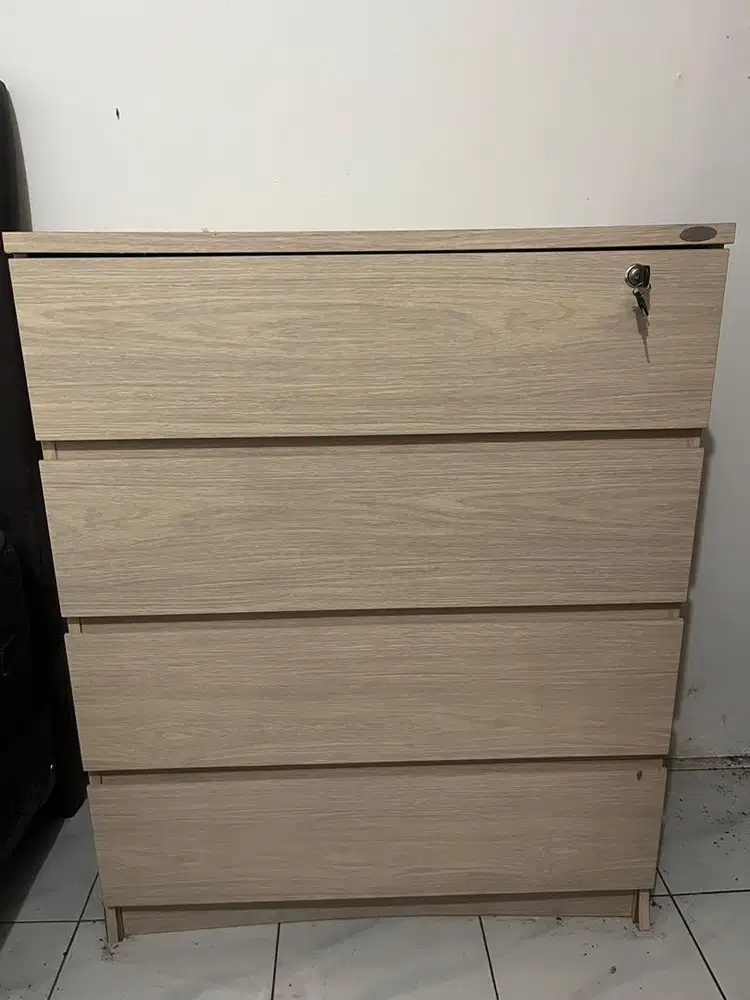 Dijual lemari laci informa