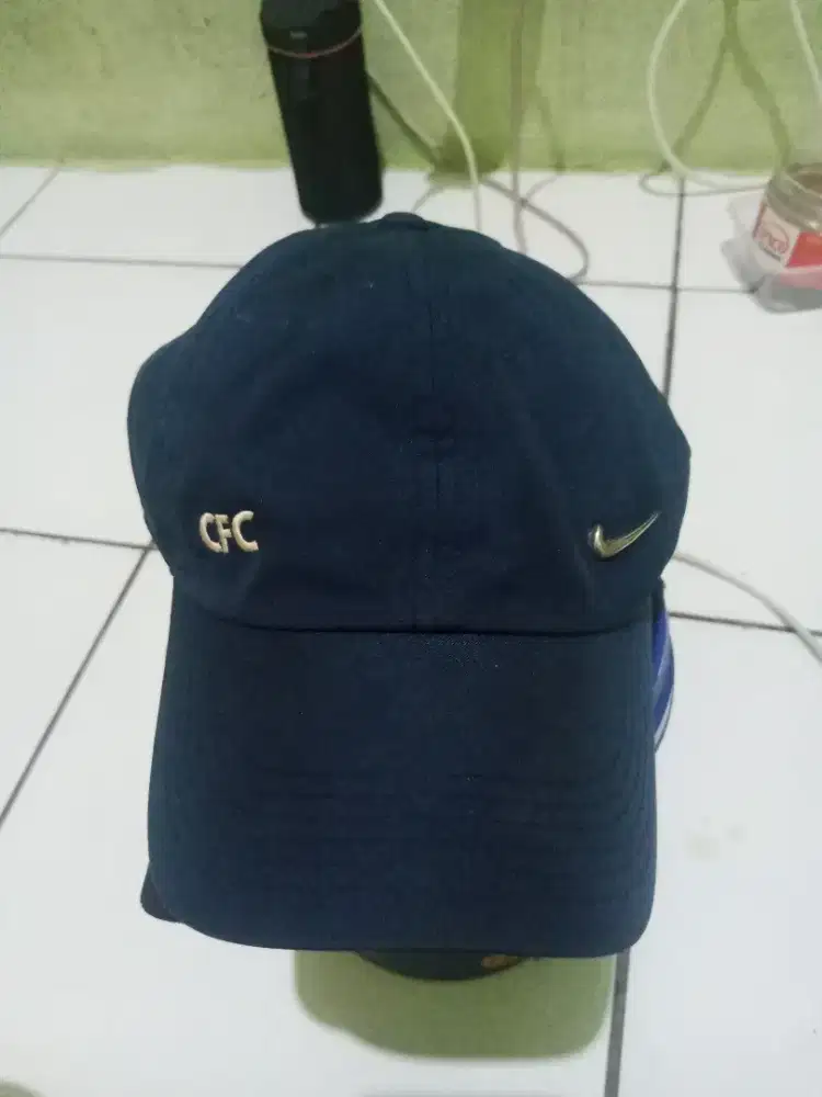Topi merk NIKE CFC