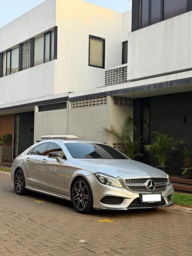 Mercedes Benz CLS400 AMG Dynamic 2015 Very Well Maintained
