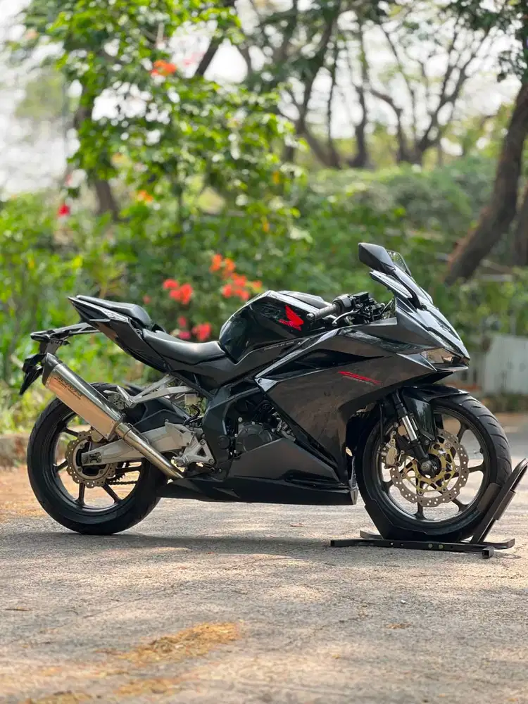 HONDA CBR250RR NON ABS 2018 BLACK FREEDOM KM LOW SIAP GAS JAUH