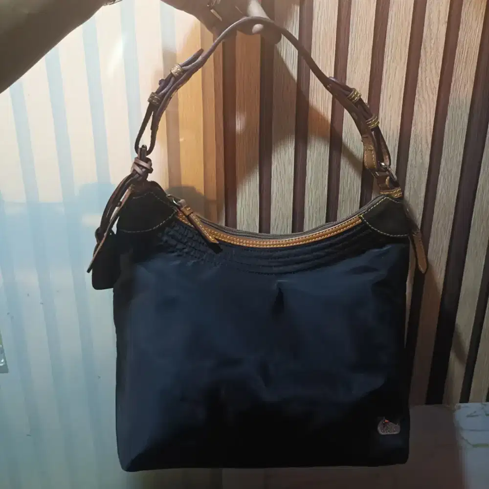 Tas wanita dooney & bourke authentic