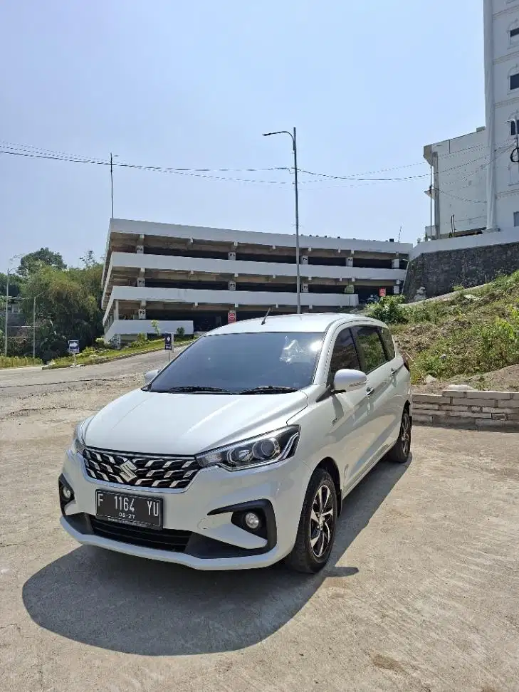 Suzuki Ertiga 1.5 SS Hybrid MT 2022 Putih