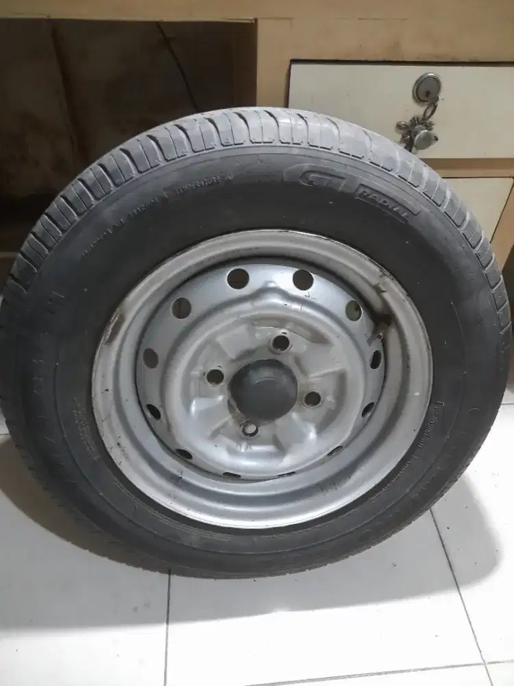 Jual 1 pcs Velek + ban 13 ( second) GT Champiro 175/70 R13