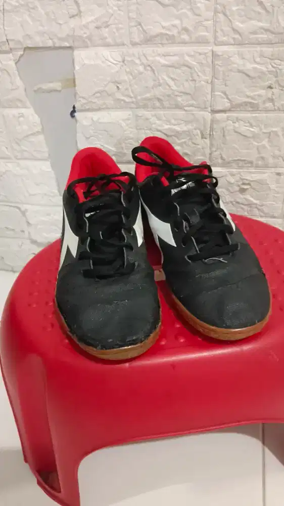Sepatu futsal preloved