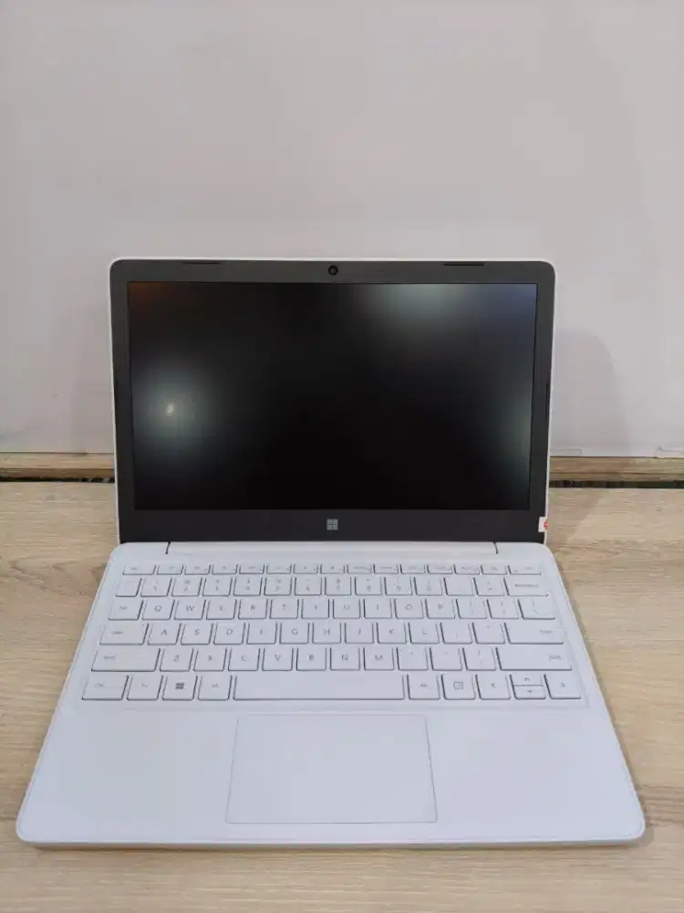 LAPTOP MICROSOFT SURFACE BARU RAM 8GB