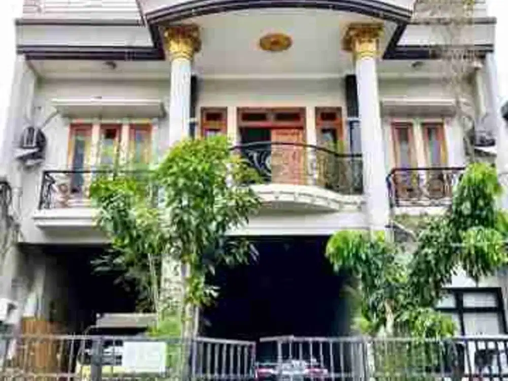 rumah 2,5 lantai view city & lake
cakung Jatinegara