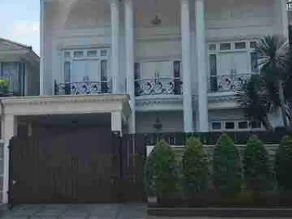 rumah mewah + kolam renang 
citra grand Cibubur cluster tarn