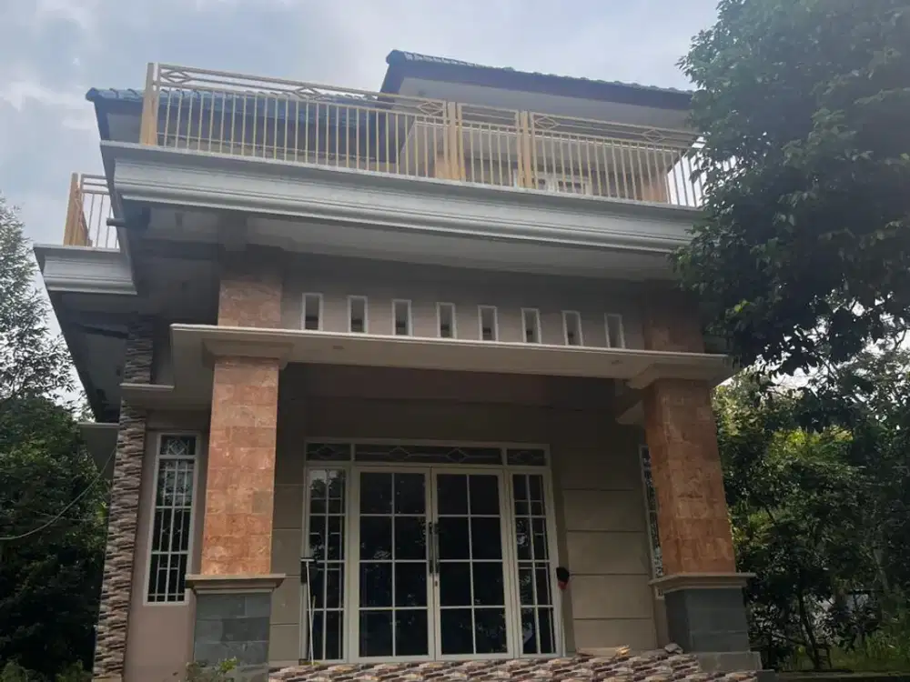 Dijual Villa Pribadi di Purwodadi Nongkojajar Pasuruan dengan Halaman Luas