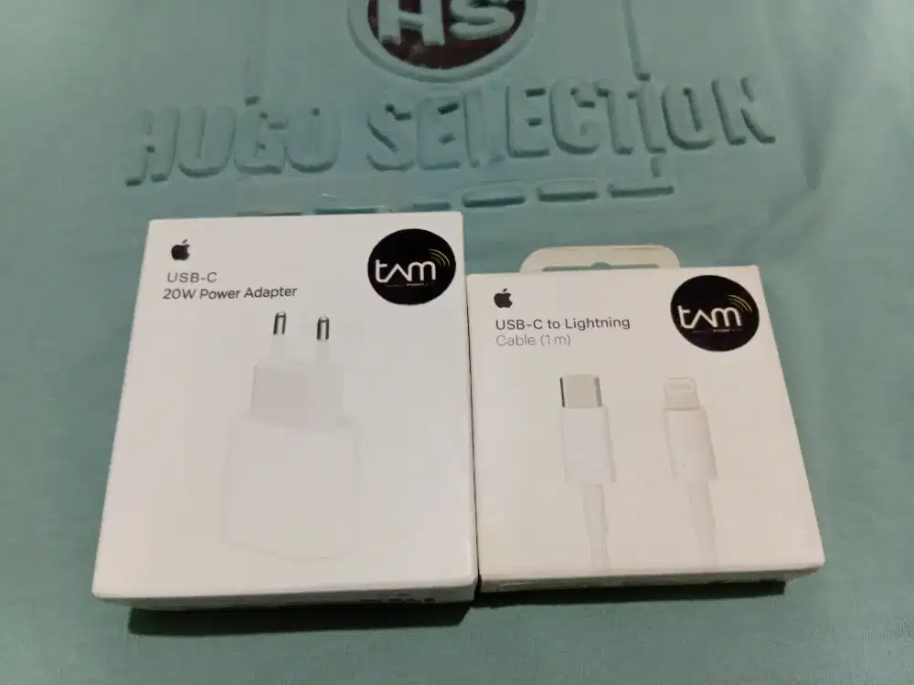 Adaptor Distributor Tam iphone 20watt+Kabel Data Tipe C To Lighting