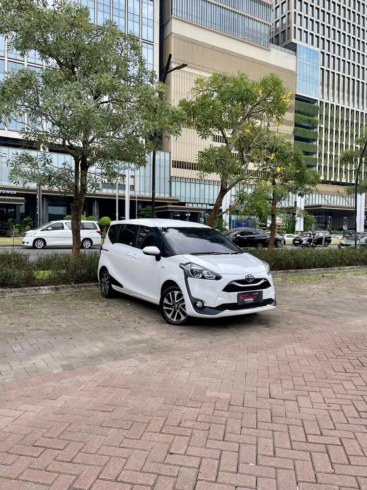 [TERMURAH-LOW KM- FULLSET- GARANSI 1TH- SIAP PAKAI] SIENTA V AT 2019