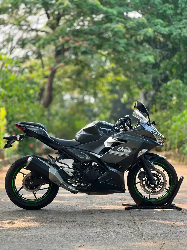 KAWASAKI NEW NINJA 250 FI 2022 GREY LOW KM PAJAK PANJANG KAYAK BARU