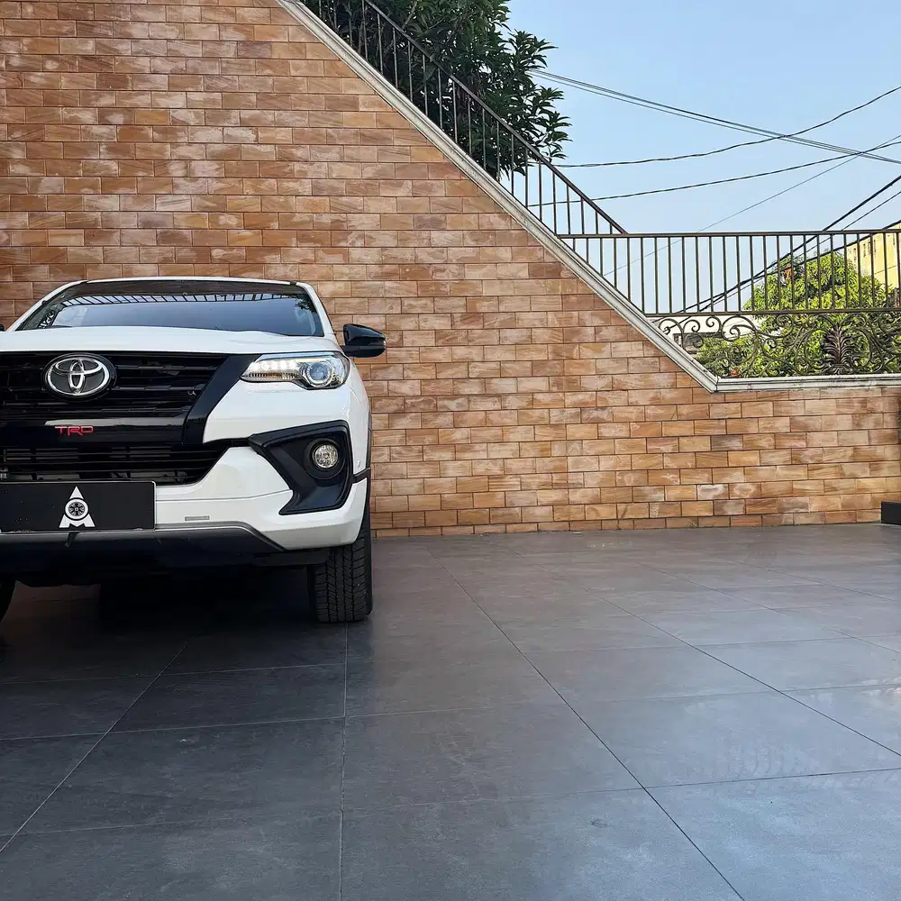 2019 Toyota Fortuner 2.4 TRD Sportivo Diesel 4X2 A/T