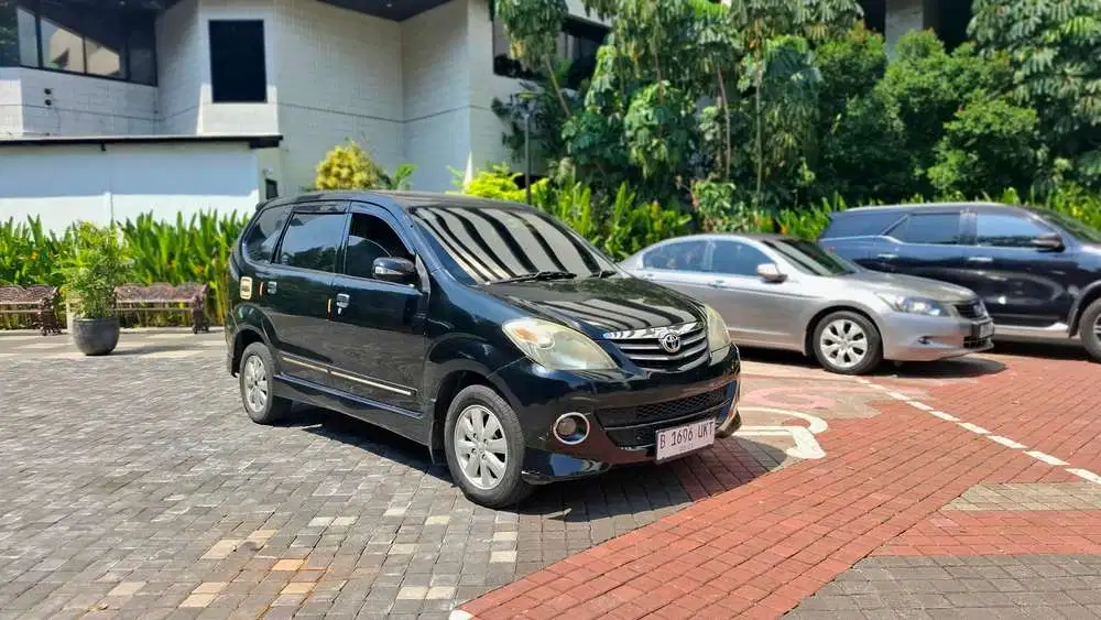 Toyota Avanza 2011 type S Matic