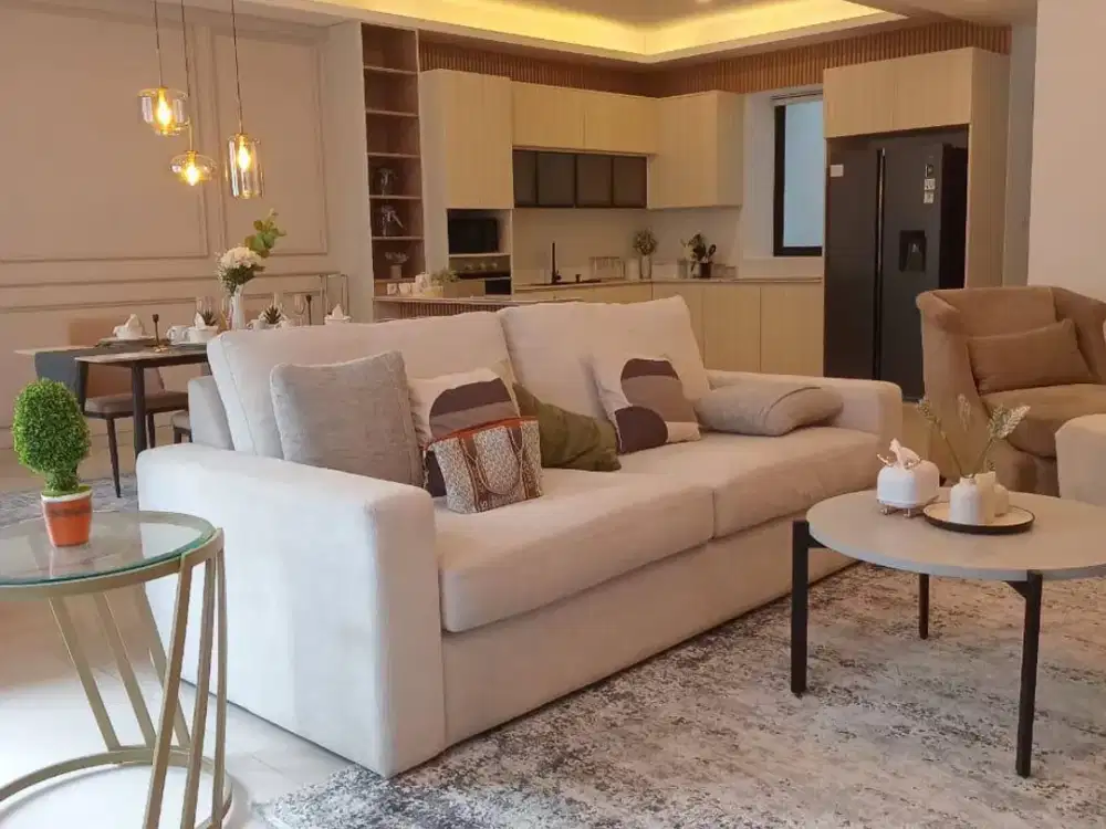 Rumah Kastil FULL FURNISHED di Setraduta Pasteur Bandung Luas Bangunan 225 hanya 2,7 Milyar