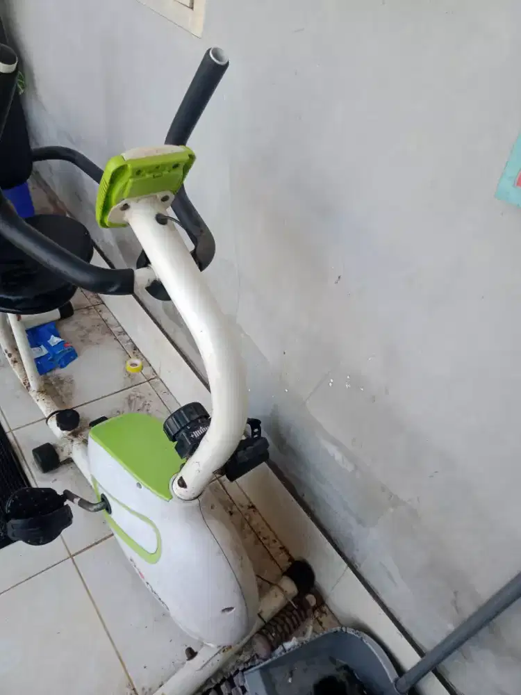 Sepeda dayung statis