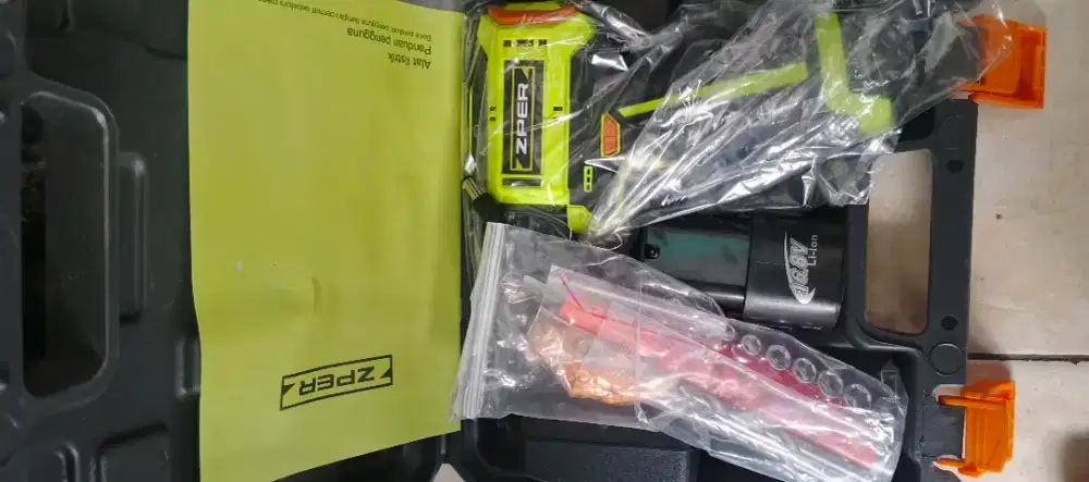 Mesin bor cordless baterai
