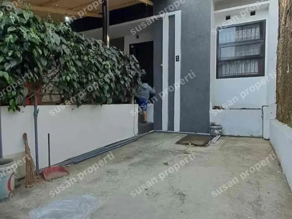 disewakan rumah nyaman sariwangi posisi dipojokan halaman luas