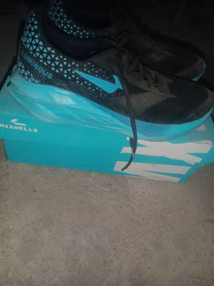 For sale sepatu joging! Merek:Maxwells,pemakain baru, ukuran:41