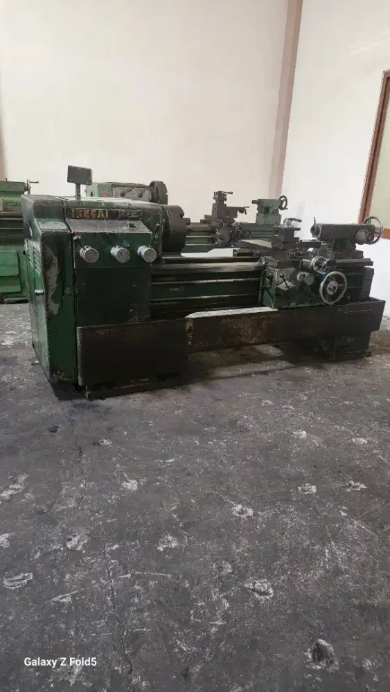 Dijual mesin bubut JEPANG