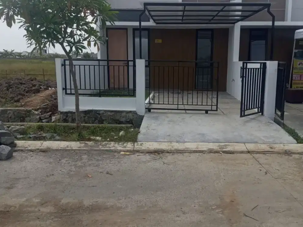 Rumah Jalan Utama Strategis Cocok Buat Tempat Tinggal dan Usaha