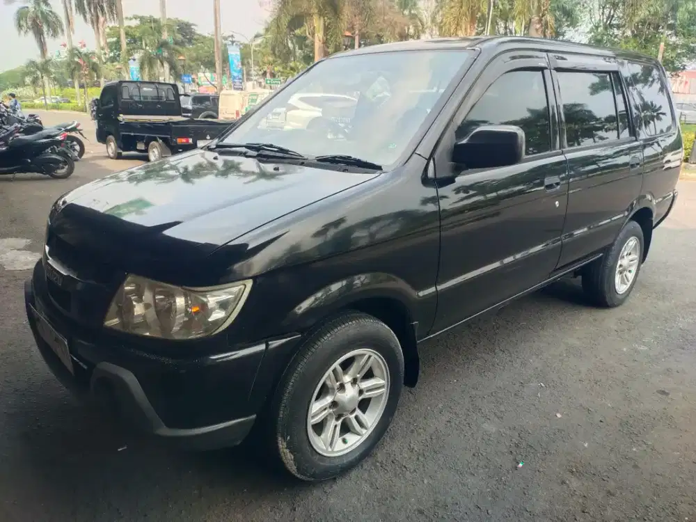 Jual izuzu panther LM