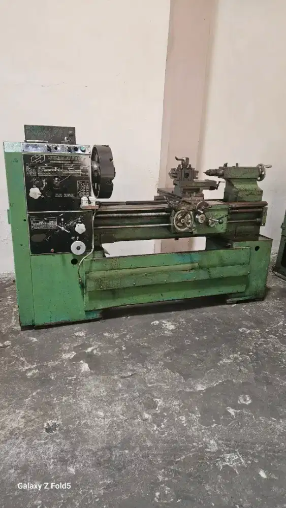 Dijual mesin bubut 1 mtr suing 500