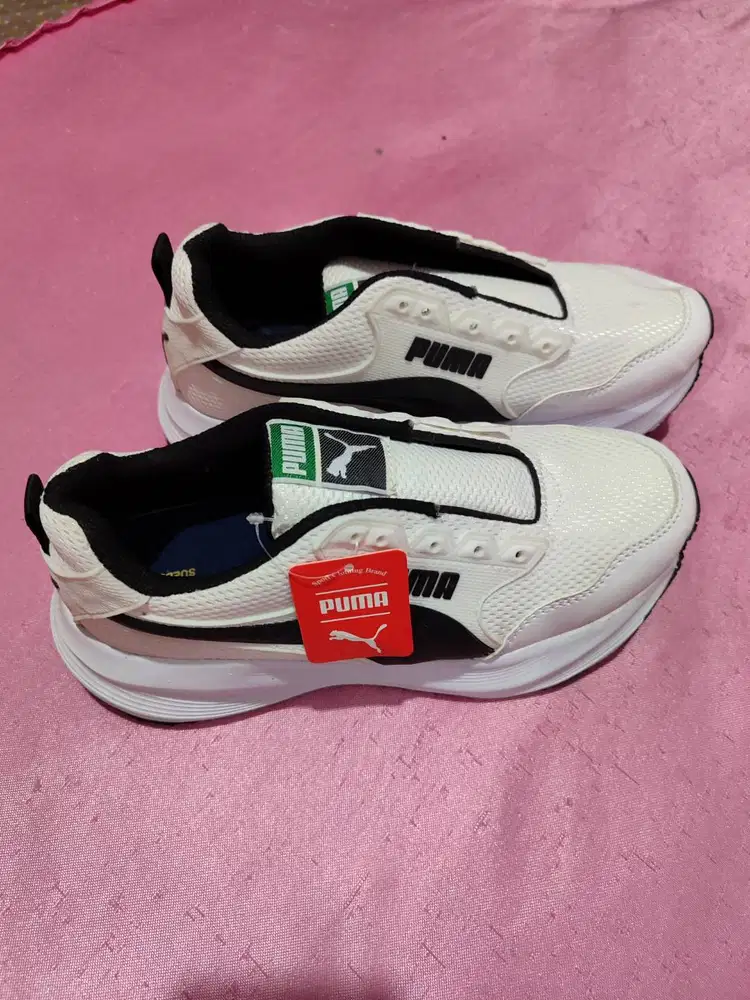 Sepatu Puma Wanita size 40 / insole 25cm