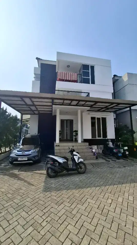 Di Jual Rumah 3 Lantai di dalam Perumahan