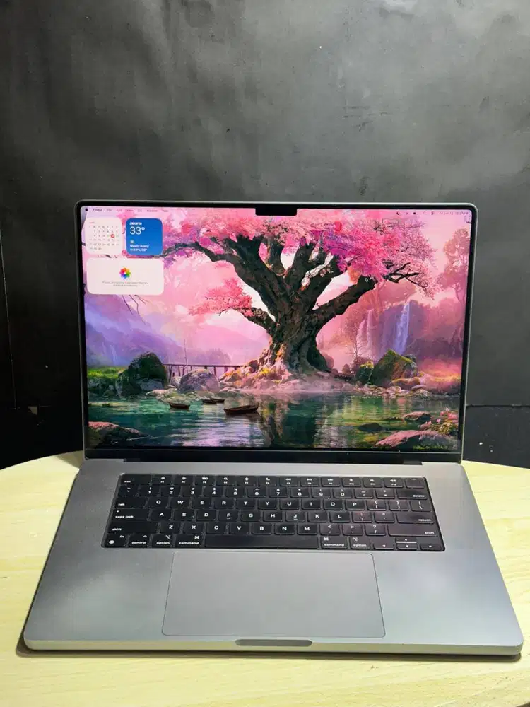 MacBook Pro M1 Max 2021 16inch Ram 32GB SSD 512G  Editing Rendering