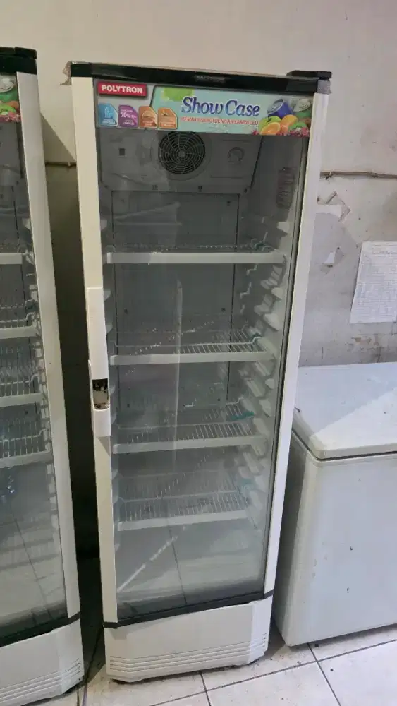 Showcase Kulkas Polytron SCN 231 L